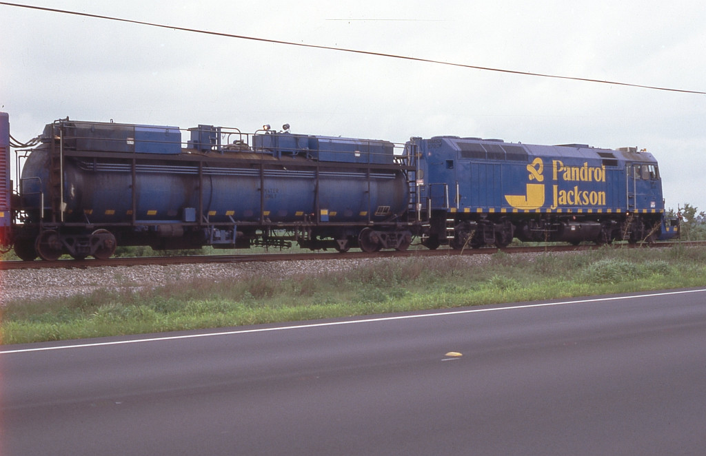 Pandrol Jackson railgrinder train water tank and lead power